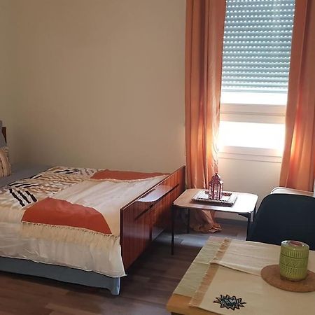 Studio Orleans Theatre Apartment ภายนอก รูปภาพ