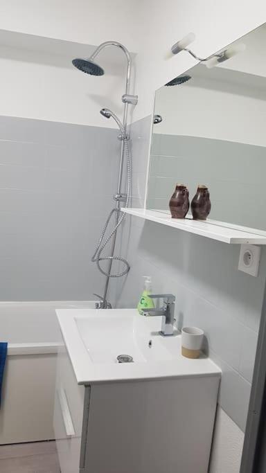 Studio Orleans Theatre Apartment ภายนอก รูปภาพ